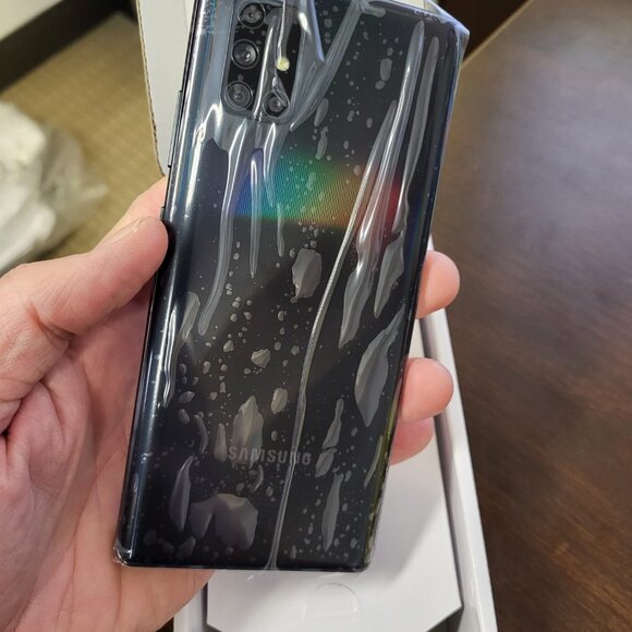 Samsung Galaxy A71 5G 128GB Unlocked. In good condition !!! - Picture 4 of 9